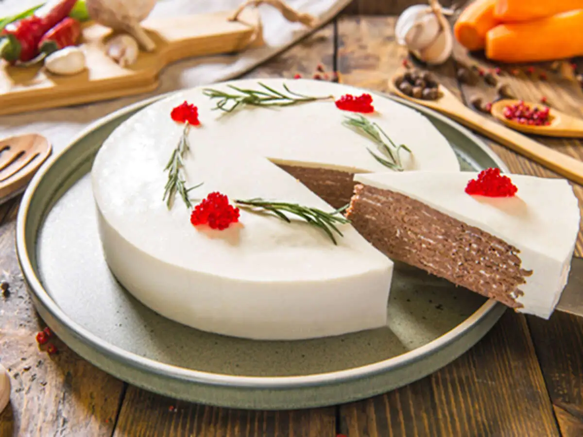 Заливной наполеон из куриной печени