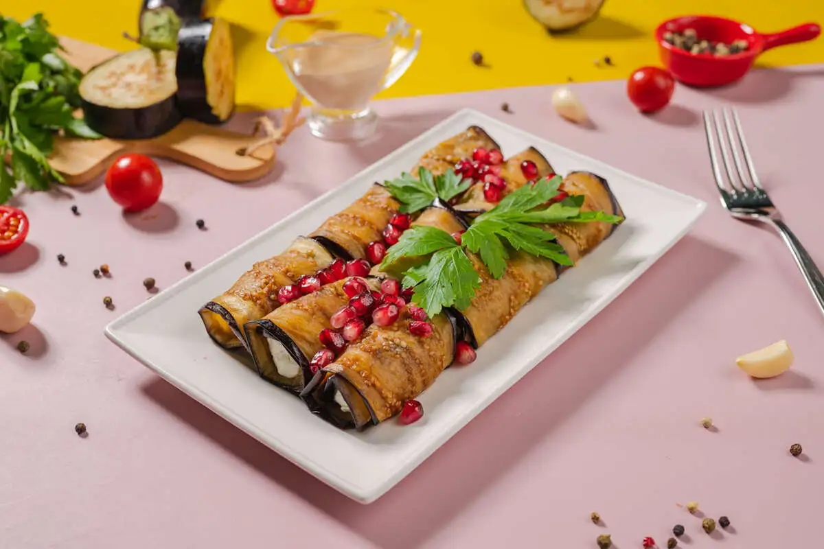 Рулетики из баклажана с сыром