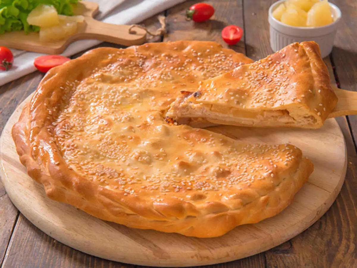 Пирог с курицей и ананасом