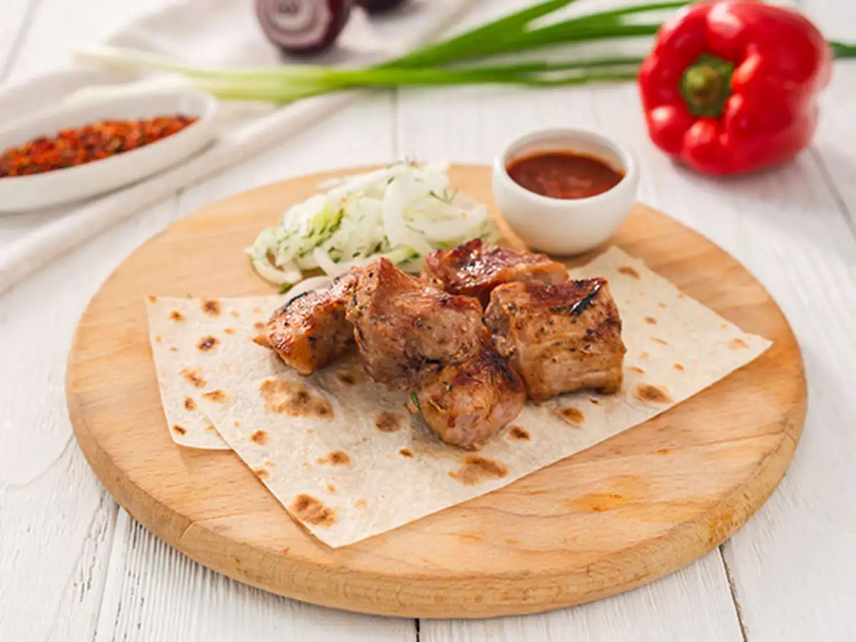 Шашлык из свиного окорока (в контейнере).