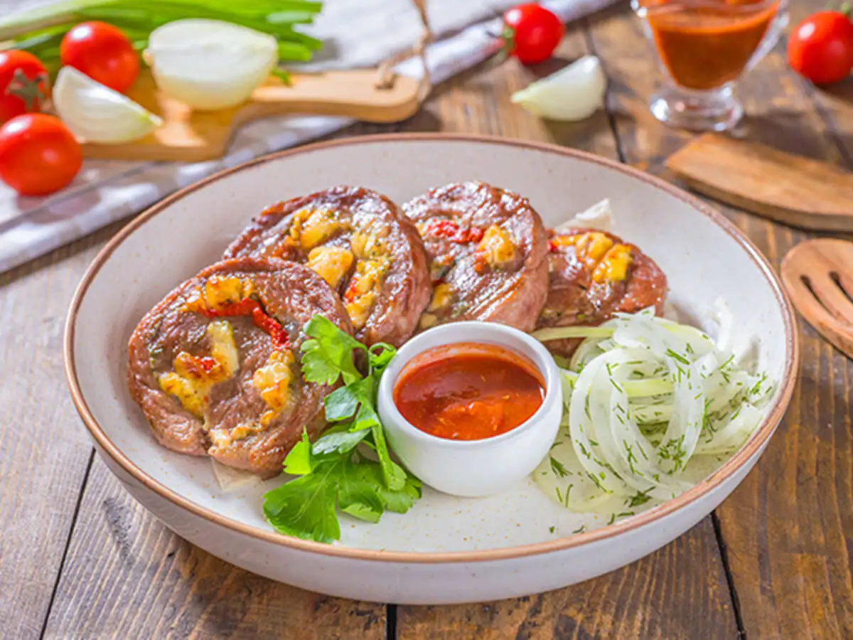 Рулет из свинины с адыгейским сыром