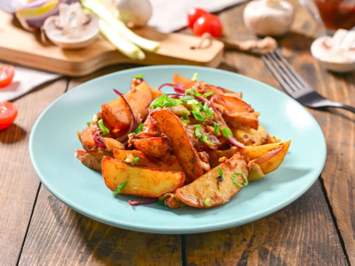 Картофель по-деревенски с грибами