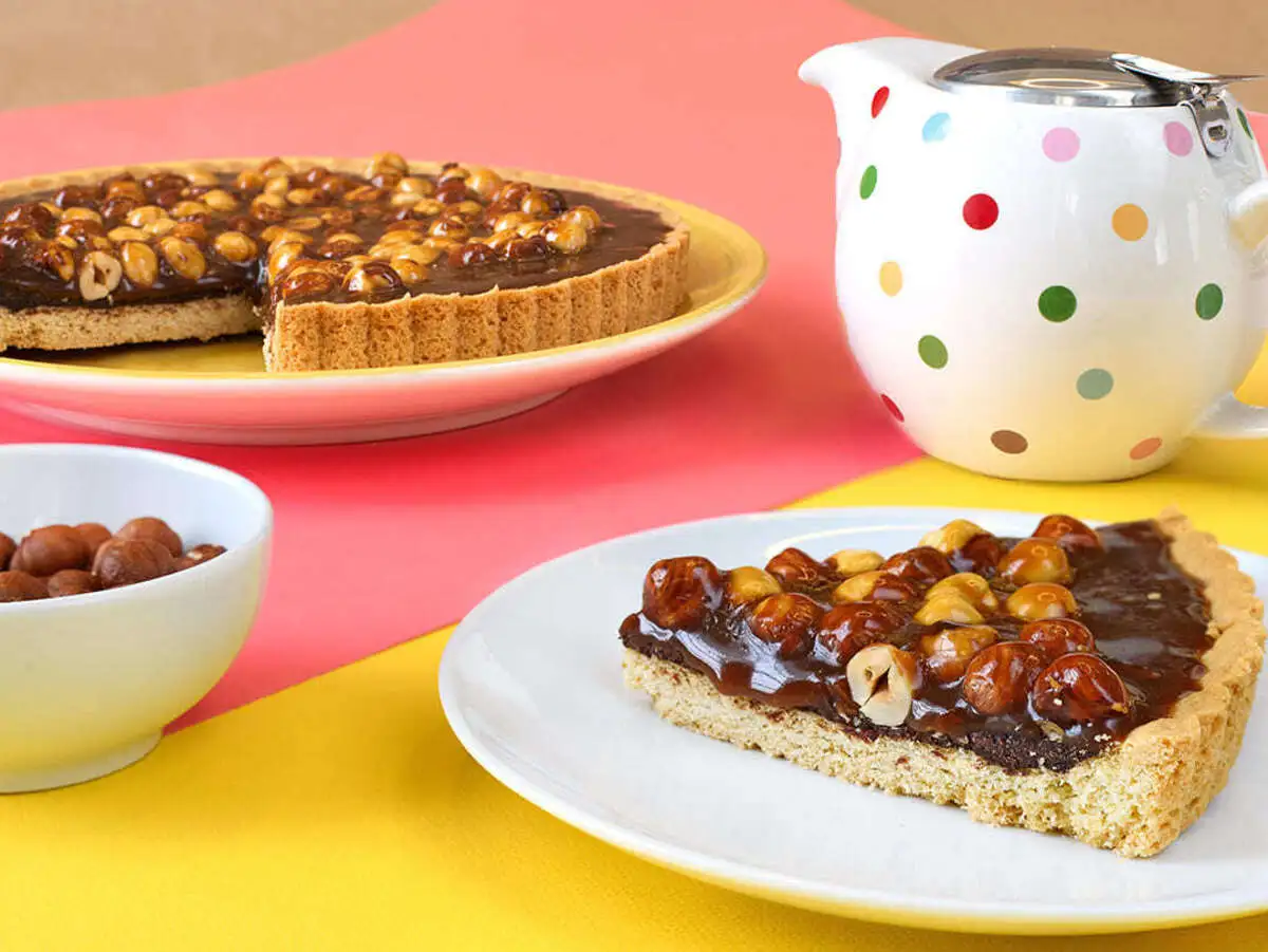 Тарт с шоколадом, карамелью и фундуком