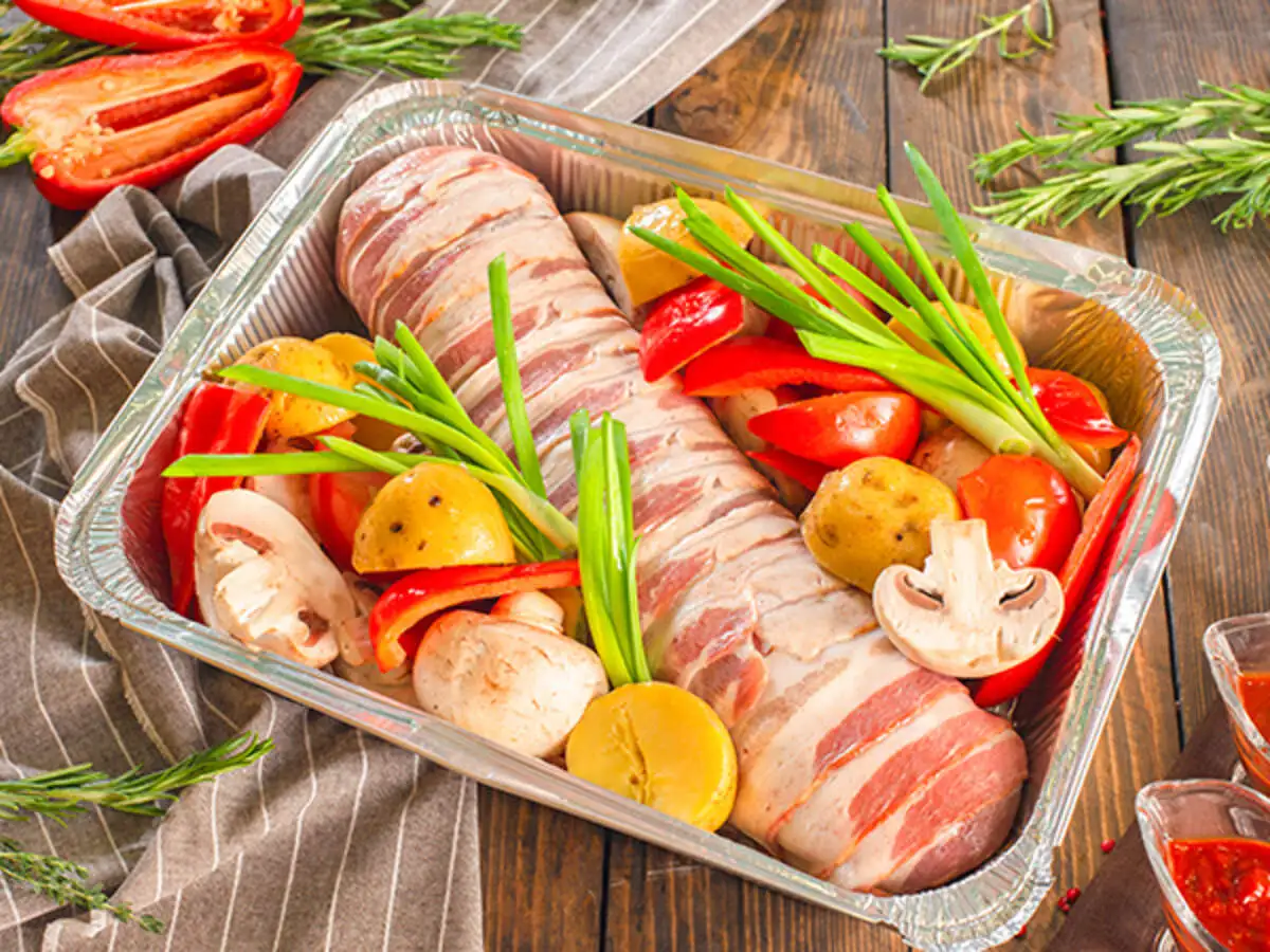 Банкет-бокс с бужениной в беконе