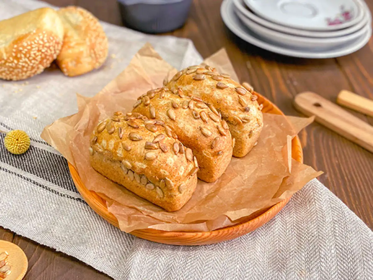 Хлеб с семечками 1 шт