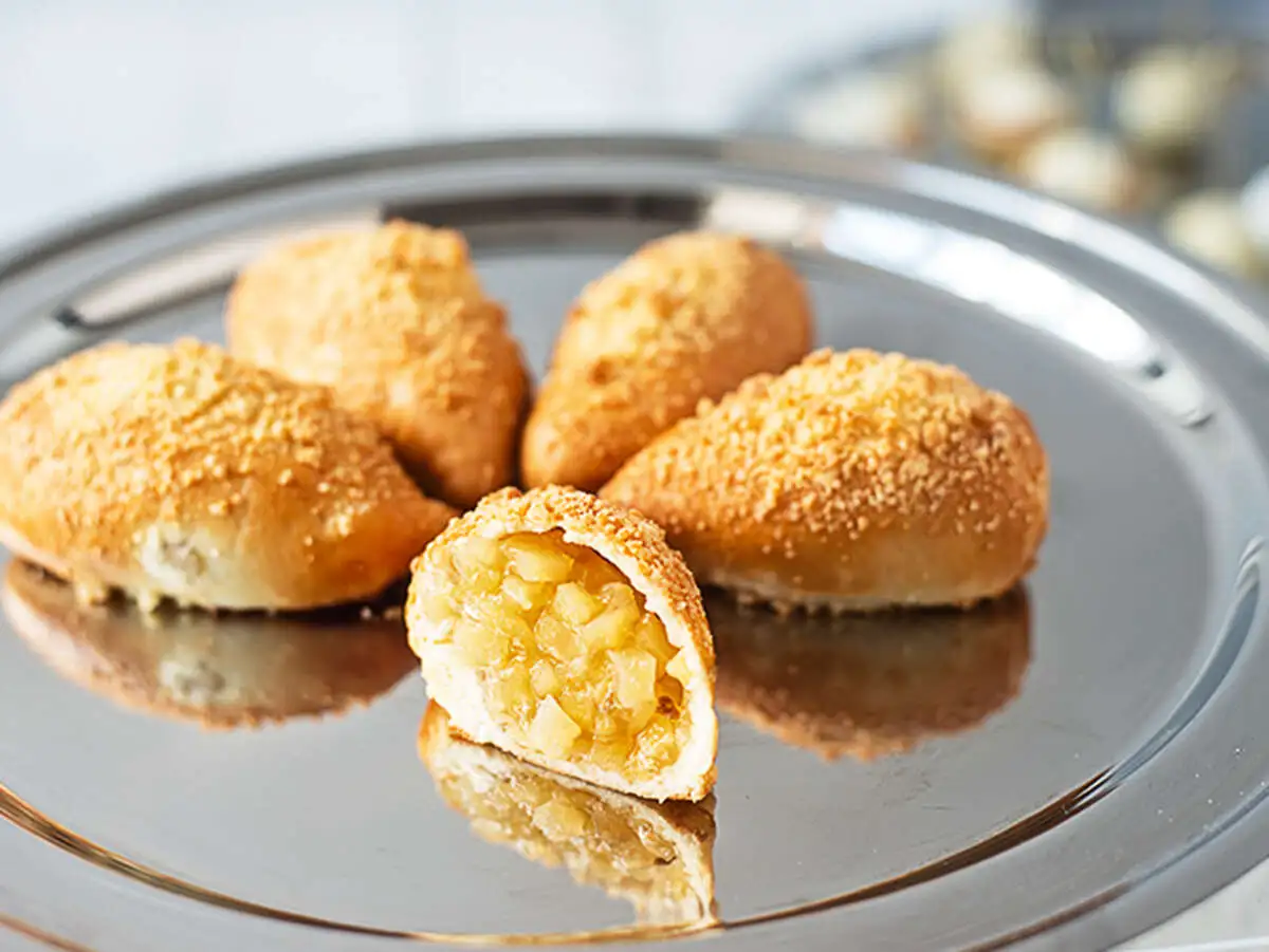 Пирожок с яблоком 1 шт.