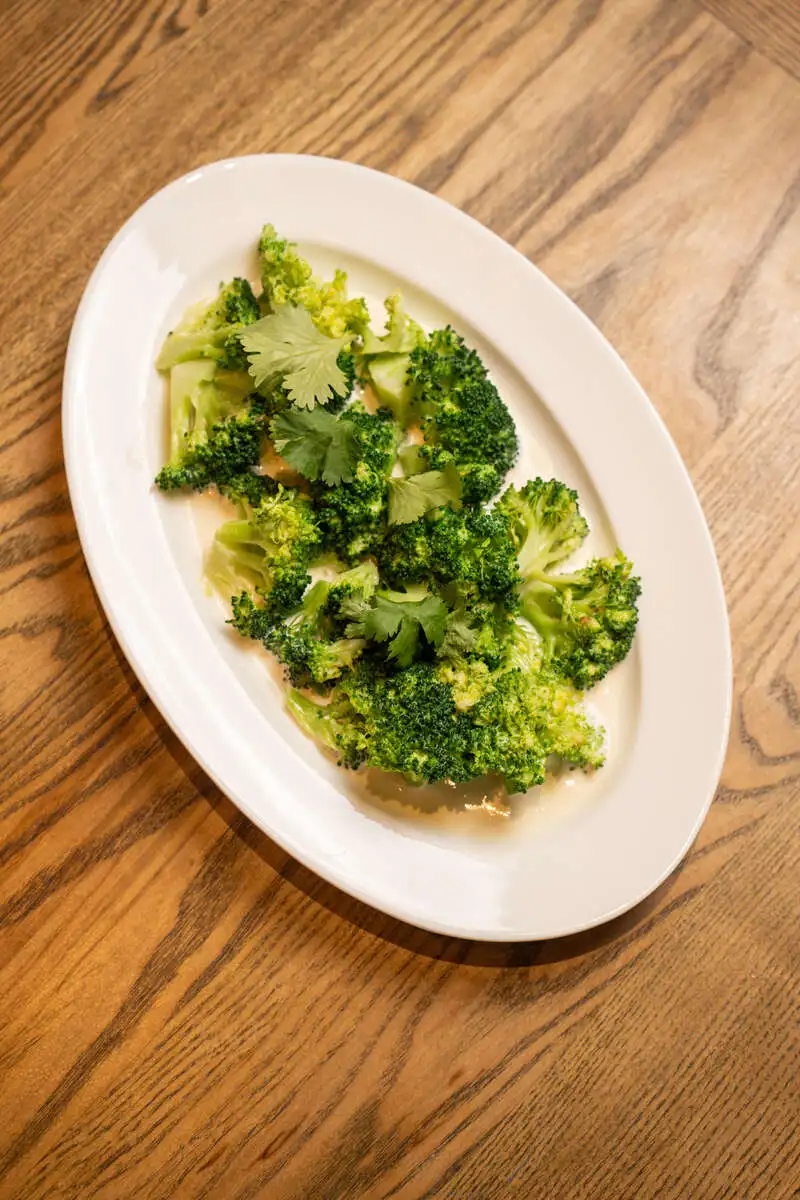 Брокколи в сливочном соусе