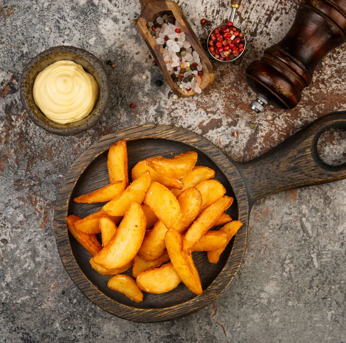 Картофель по-деревенски + соус