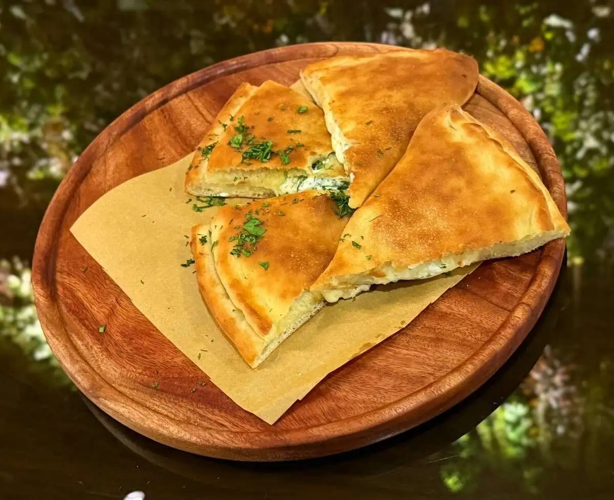 Кутаб с сыром и зеленью / Qutab with cheese and herbs 