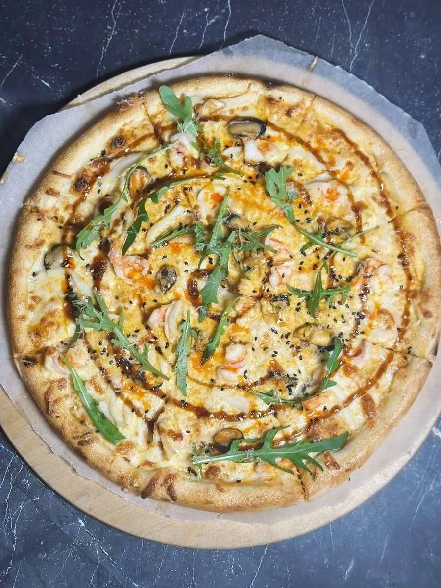 Морепродукты и руккола