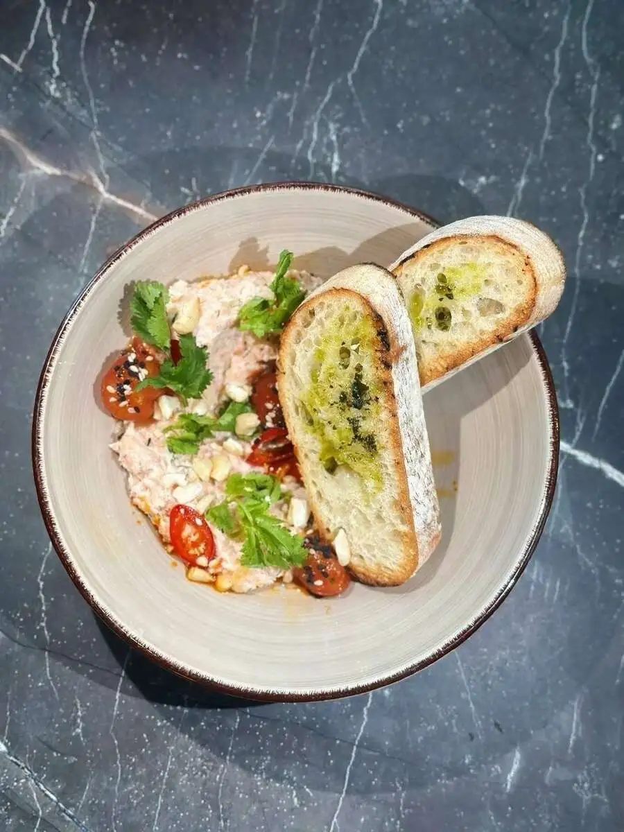 Риет из лосося с чиабаттой