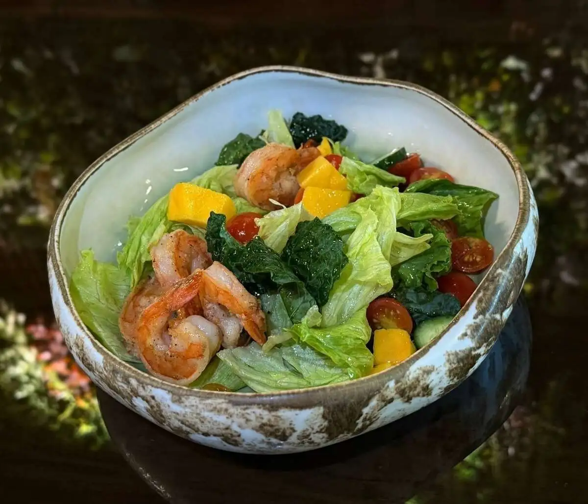 Салат с креветками и манго / Salad with shrimps and mango