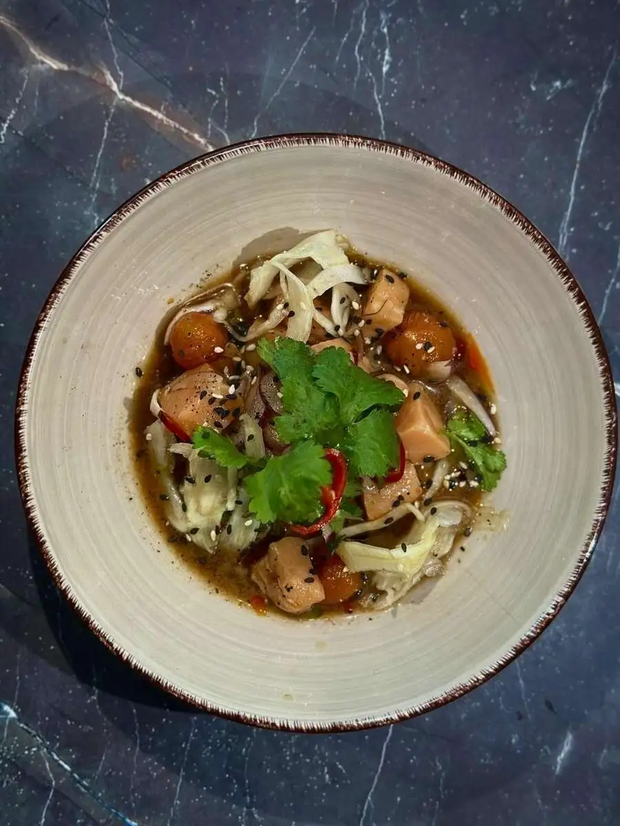 Севиче из лосося с соусом понзу