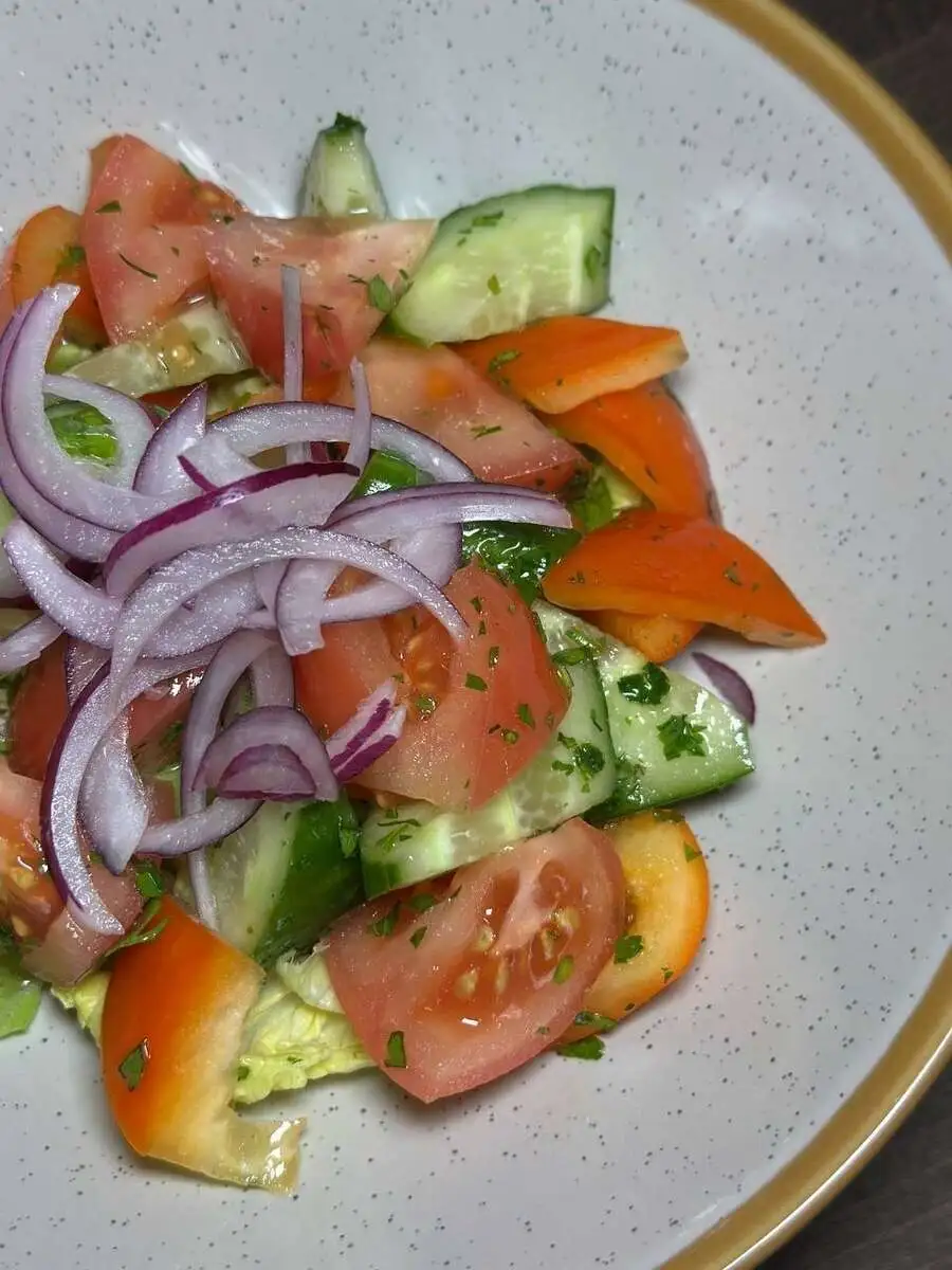 Овощной салат из грунтовых овощей