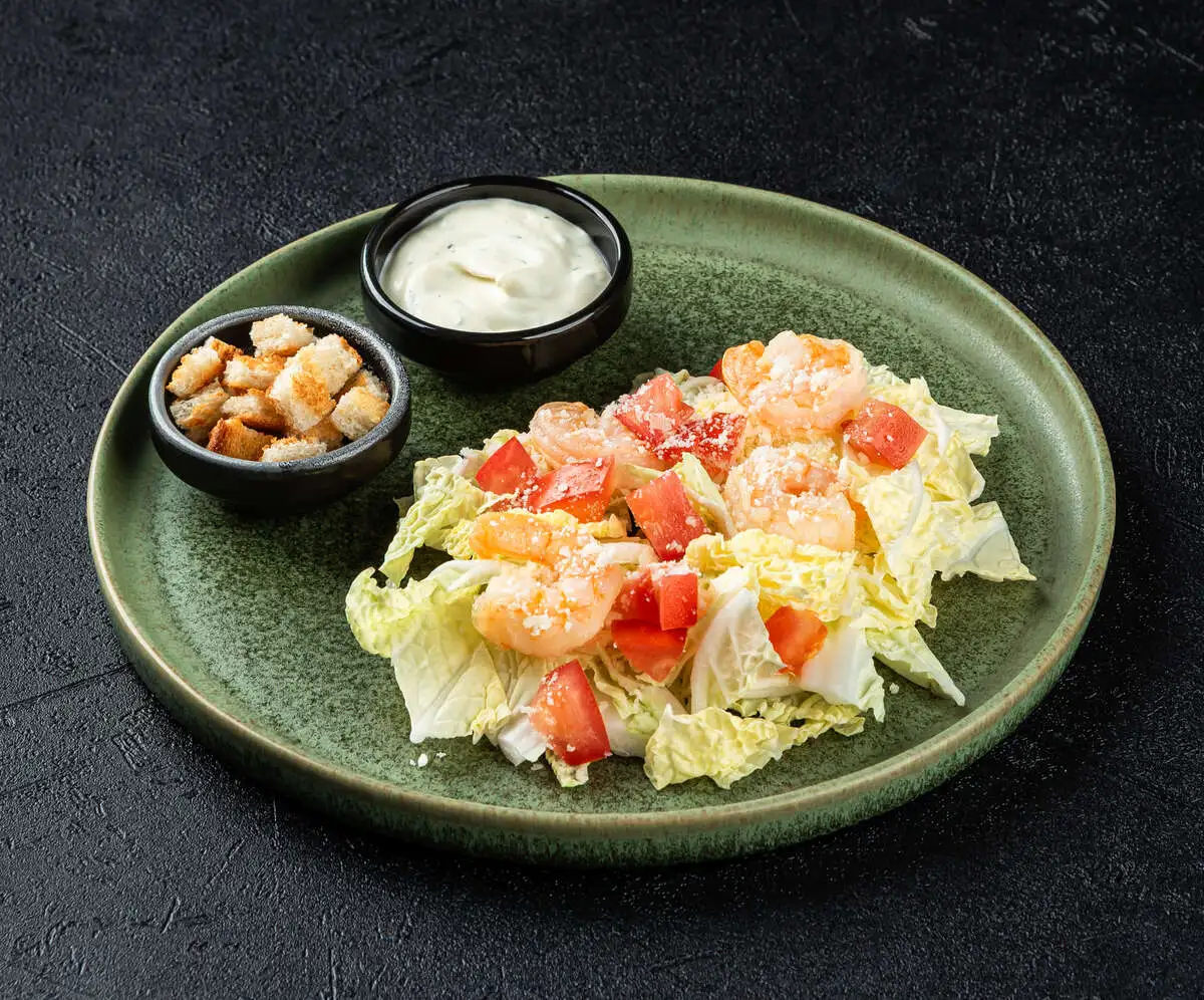 Салат Цезарь с креветками