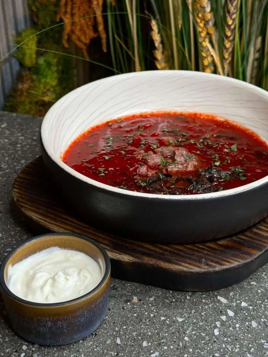 Борщ с красной фасолью и говядиной 250/20гр.