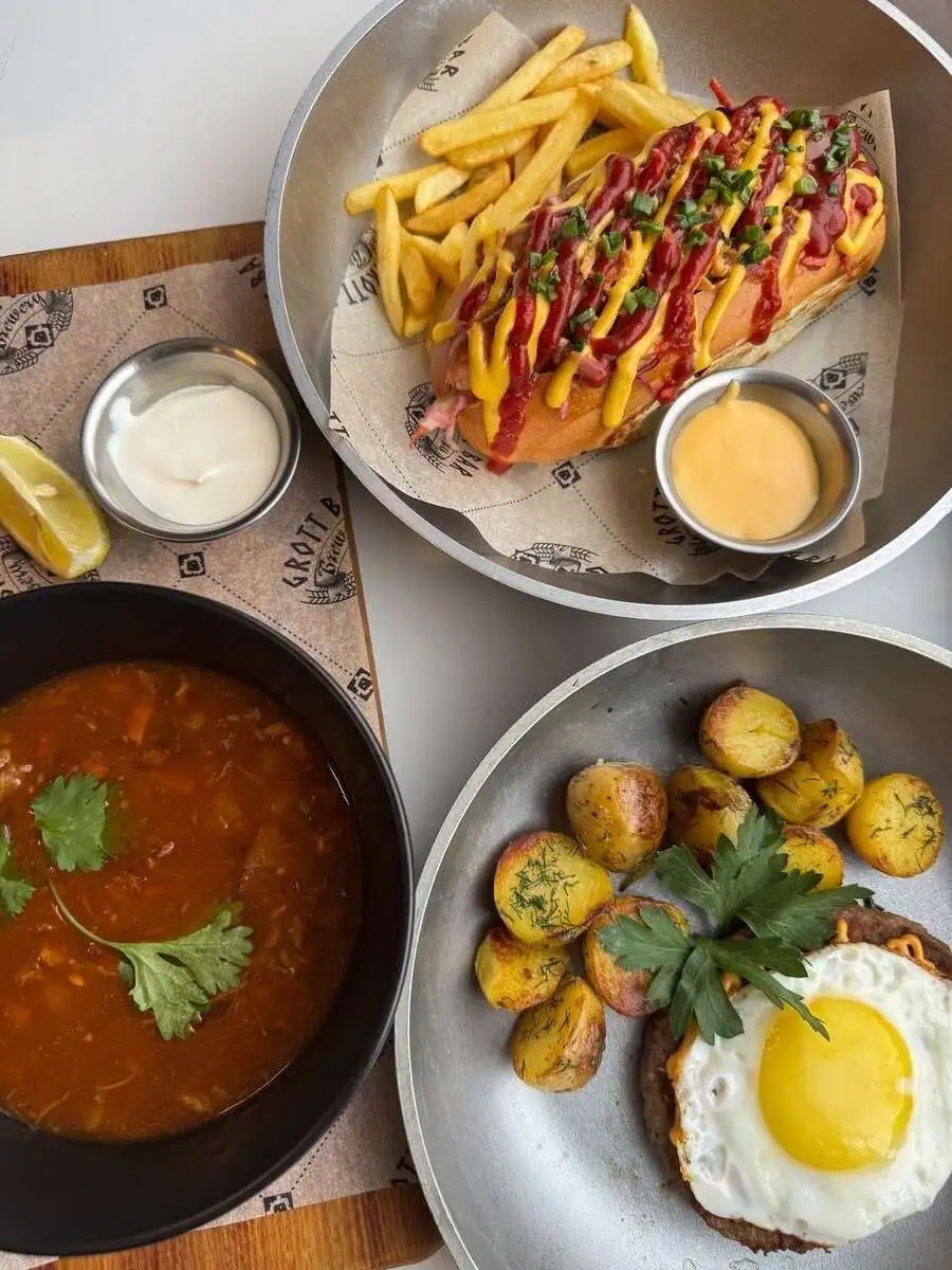 БО Бифштекс с бейби картофелем и глазуньей 280 гр