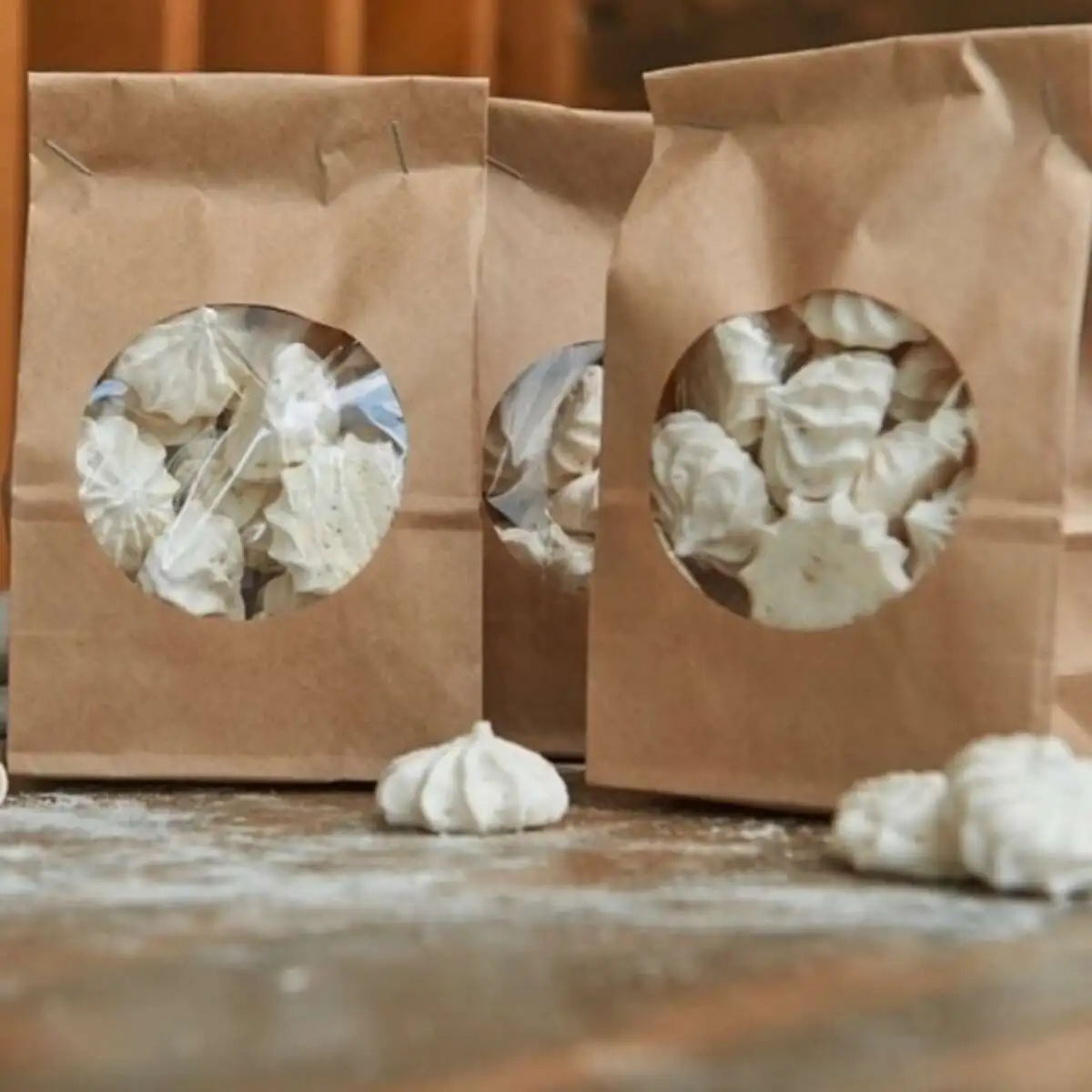 Безе с арахисом