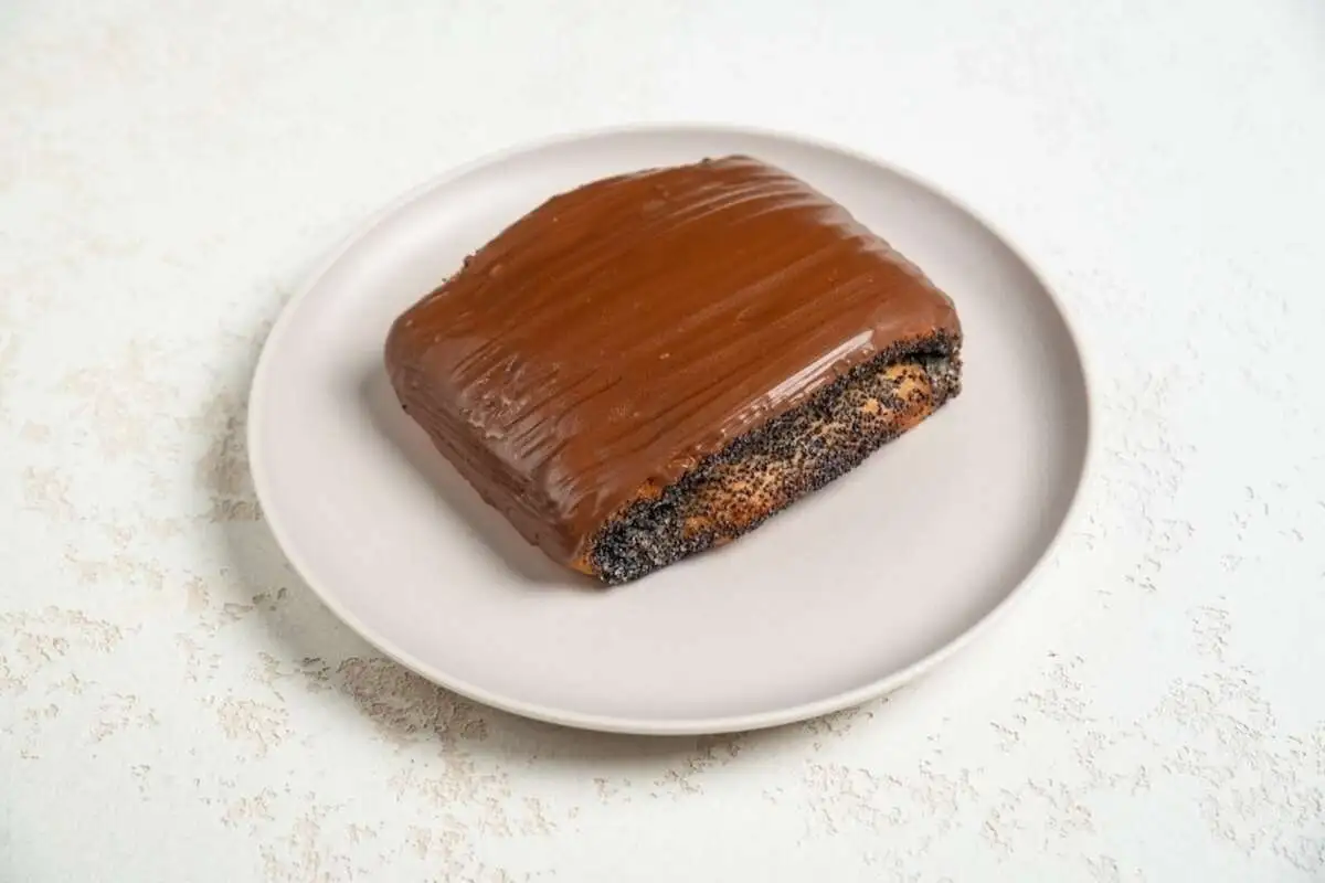 Булочка с маком