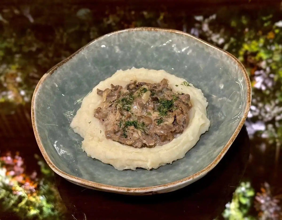 Бефстроганов / Beef stroganoff 