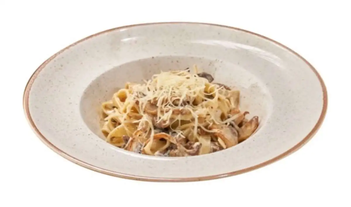 Феттучине с курицей и грибами