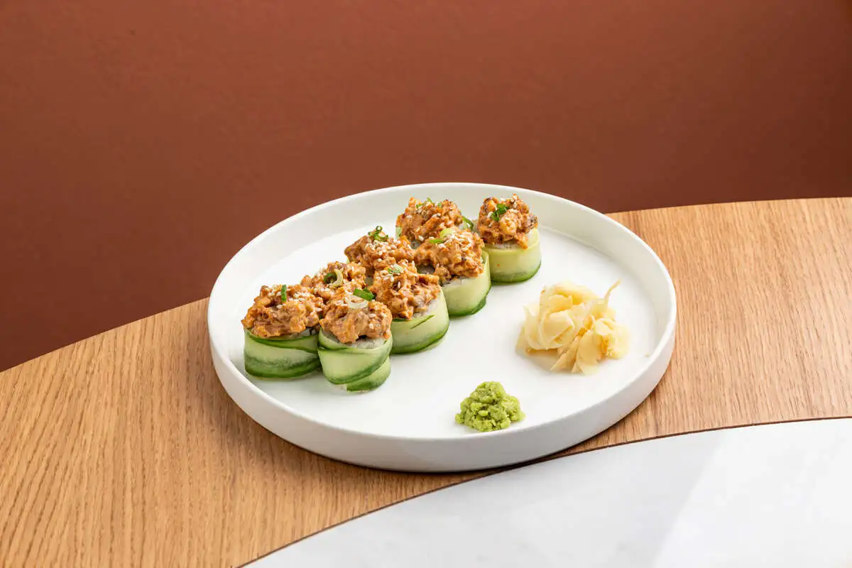 Спайси ролл угорь