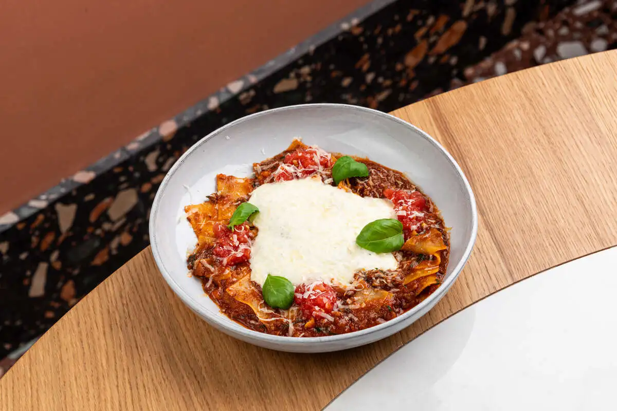 Лазанья с телятиной и томатами