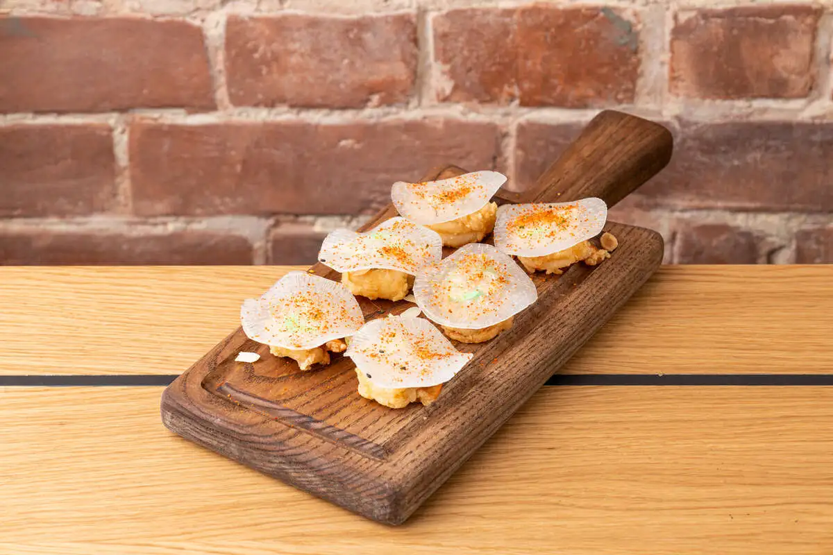 Креветки темпура, васаби, дайкон