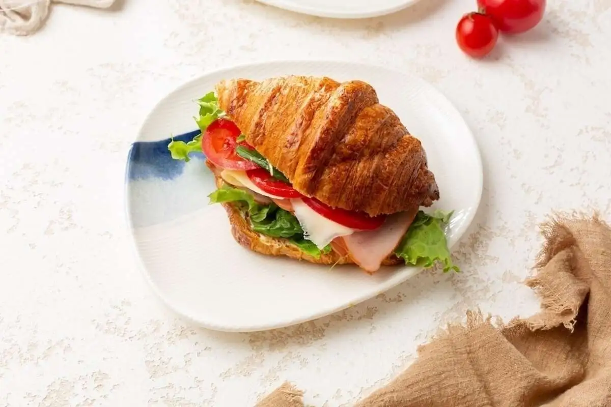 Круассан цельнозерновой сэндвич