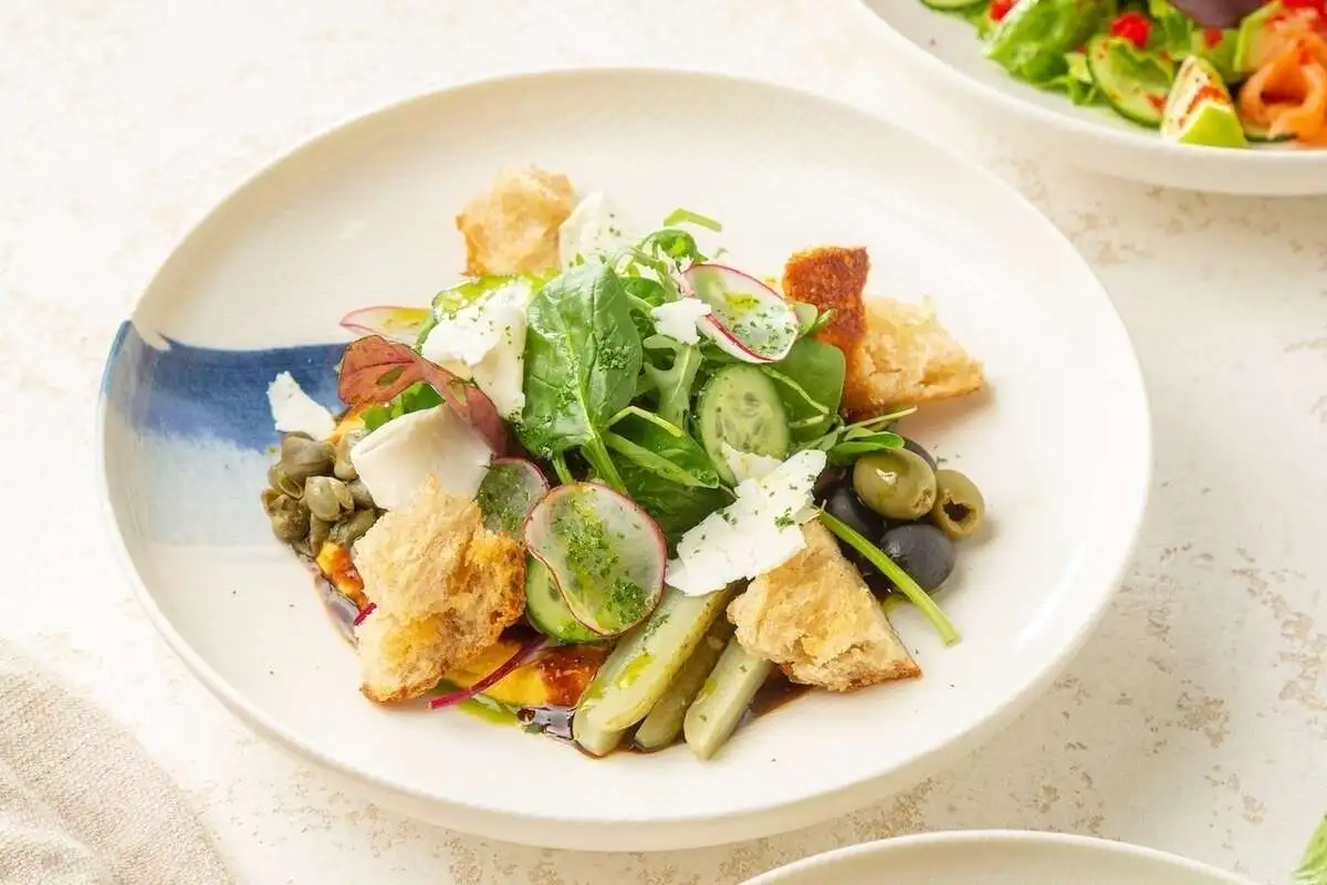 Салат с хумусом