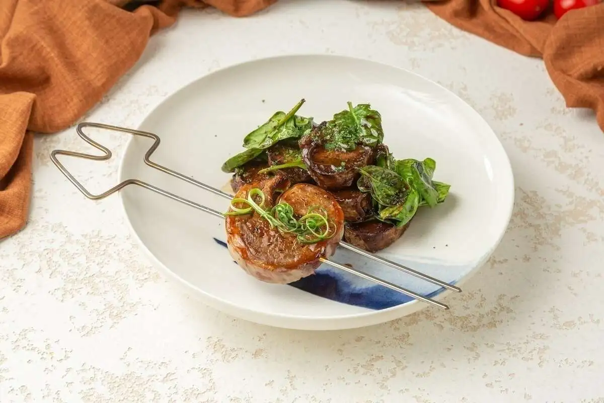 Седло ягненка c печеным картофелем