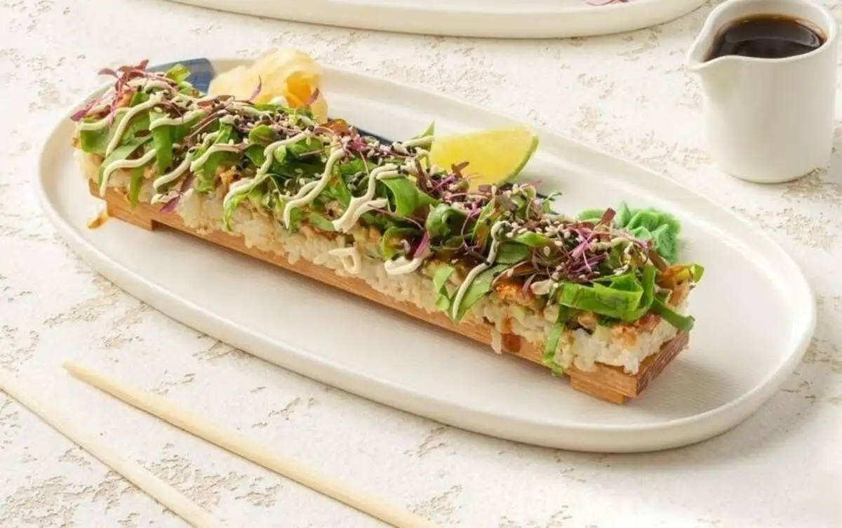 Оши Джузи с угрем