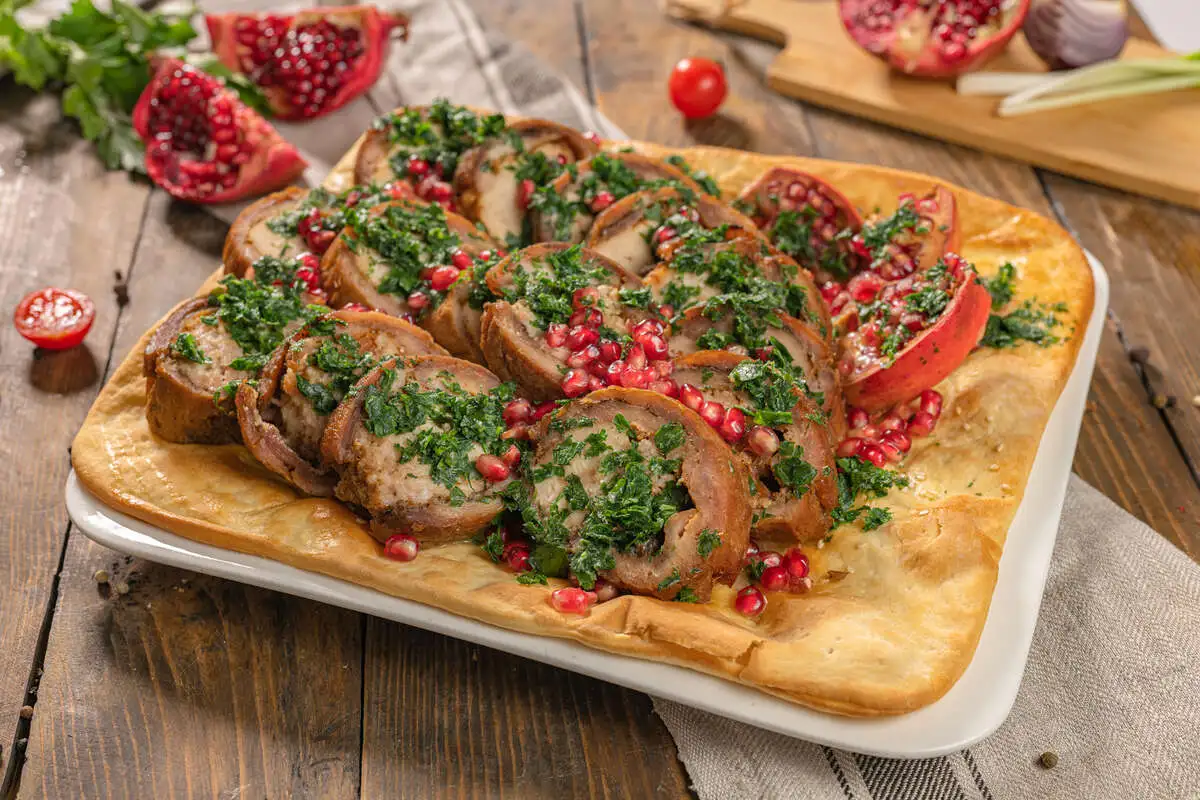 Рулет из свинины с гранатом