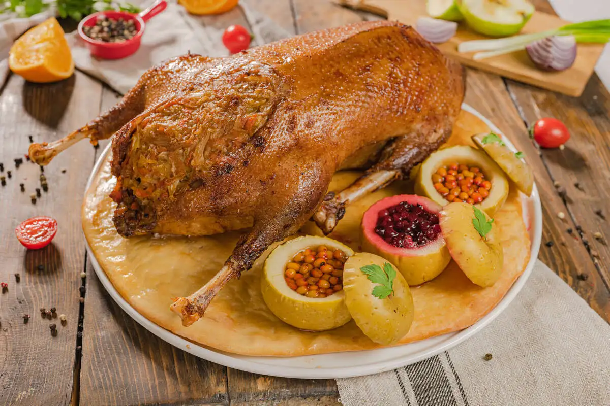 Гусь с яблоками