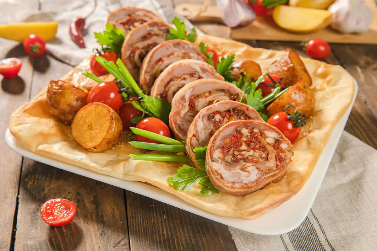 Буженина в беконе