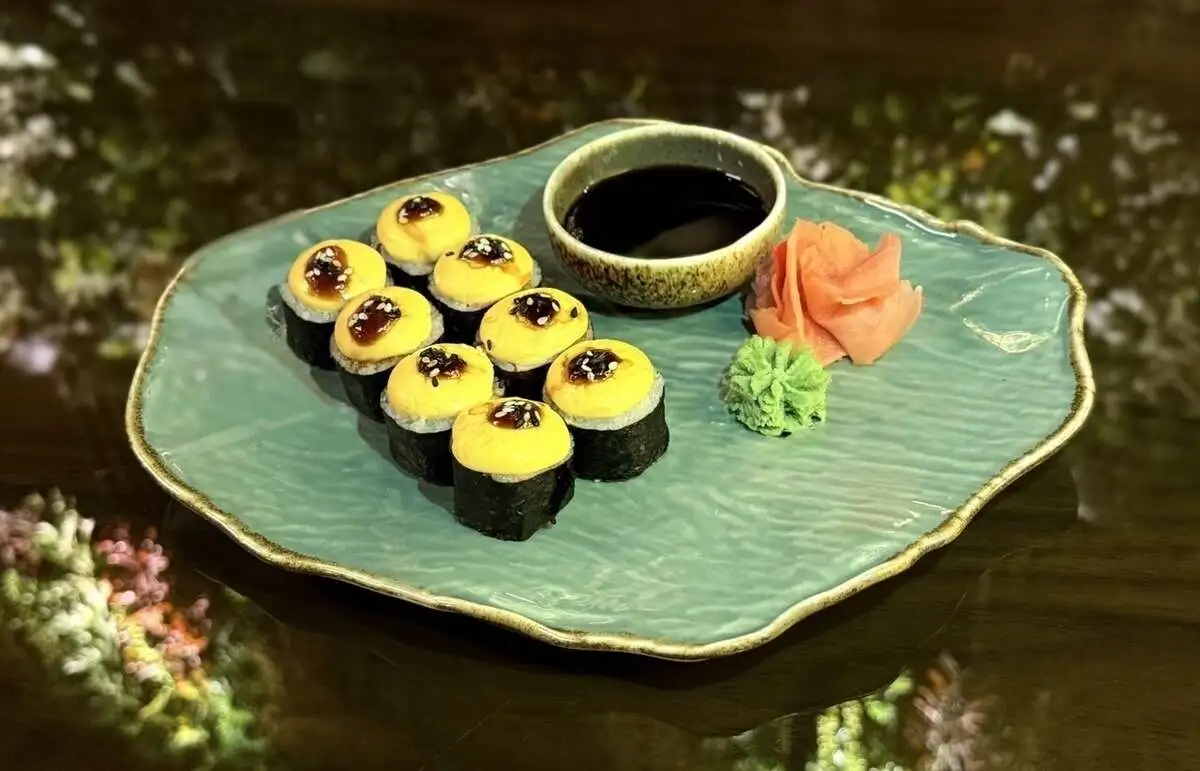 Запеченный ролл с креветкой и крабом/Baked roll with shrimp and crab