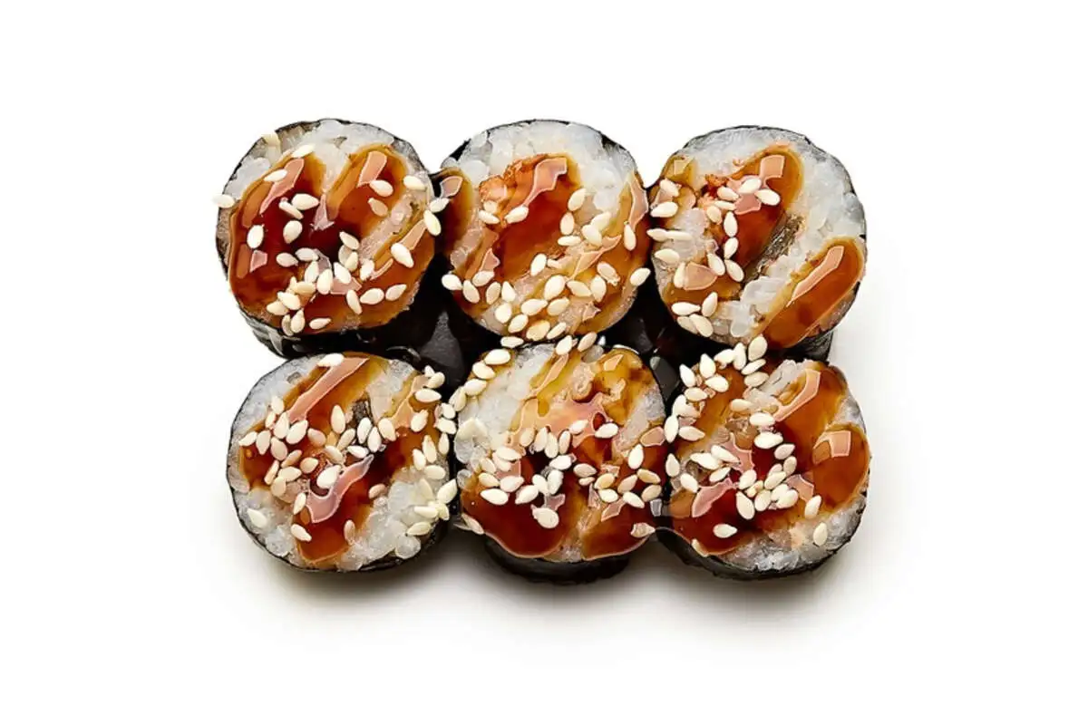 Ролл с копчёным угрём 