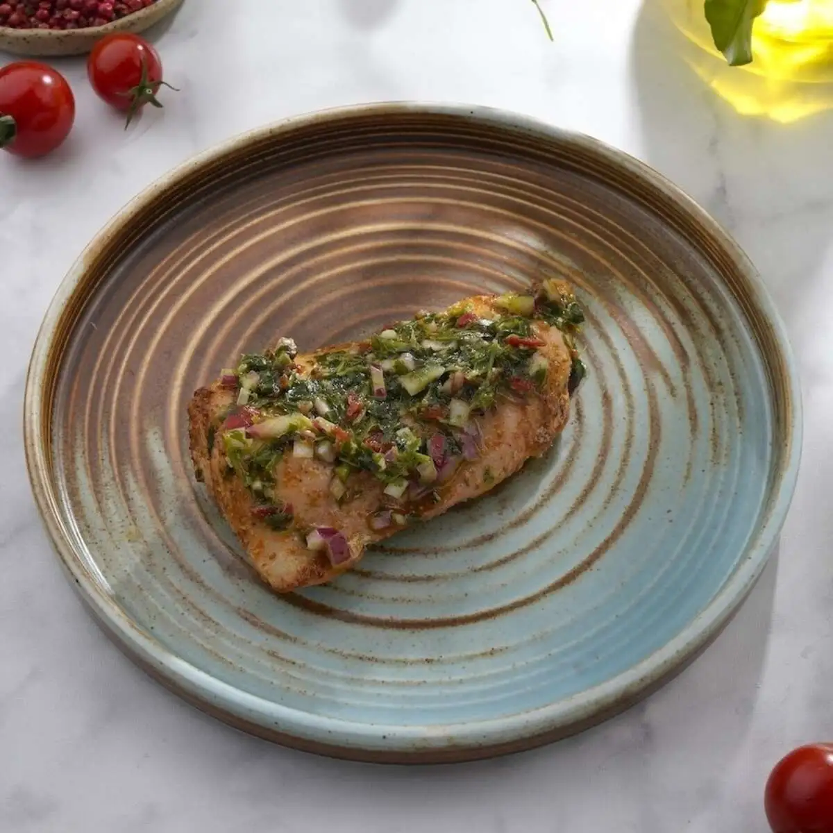 Куриное филе в соусе чимичури