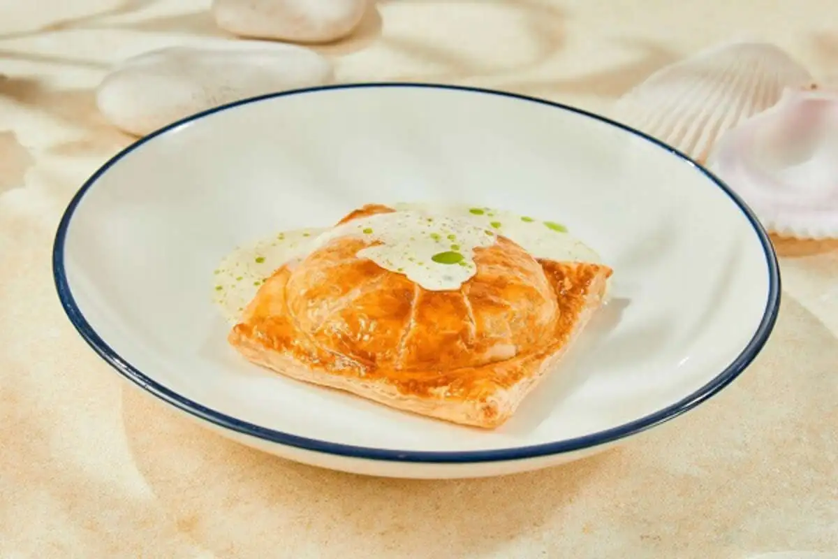 Пирожок с двумя видами рыбы