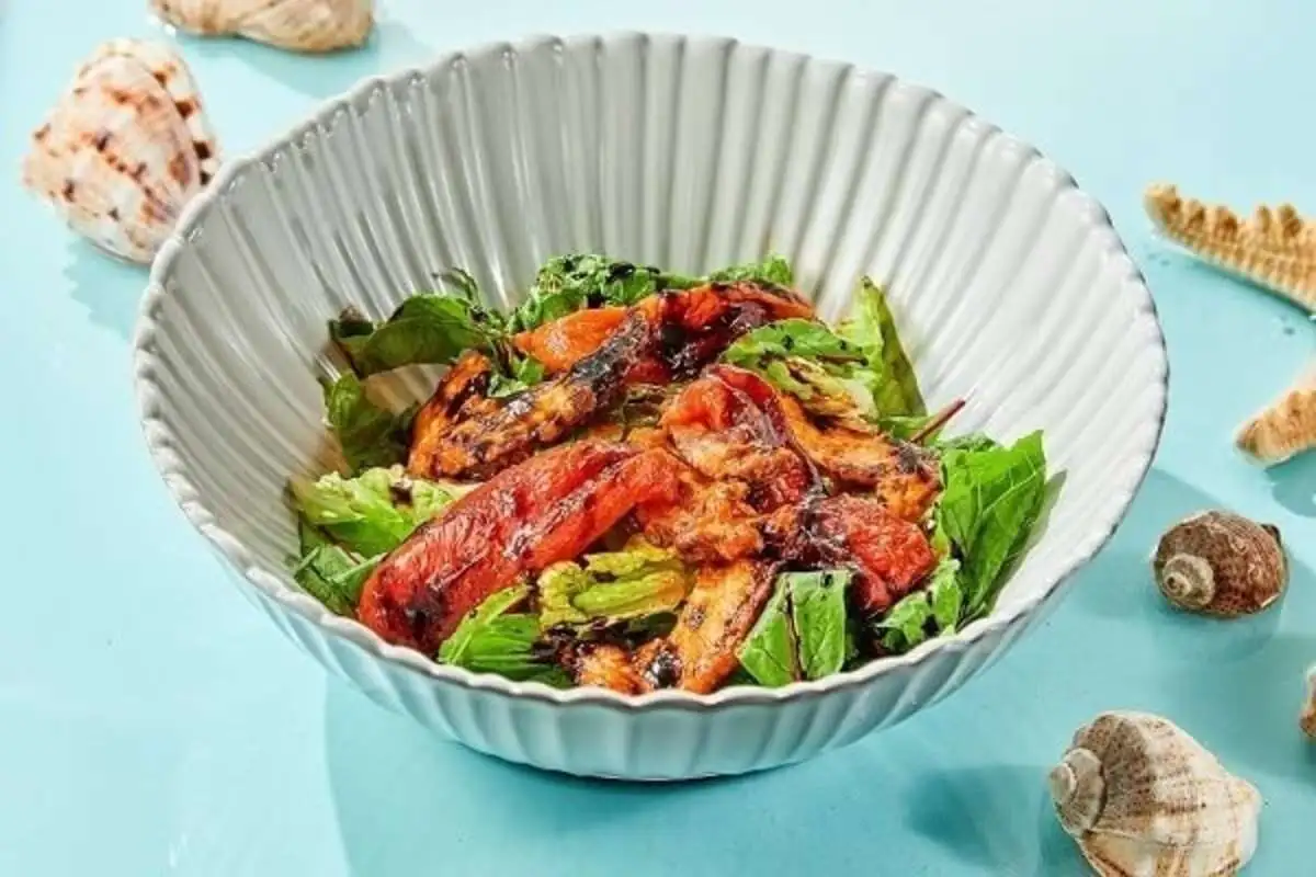 Салат с осьминогом