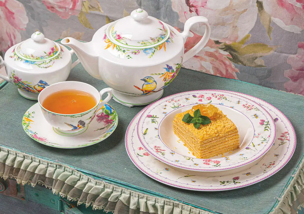 Восхитительный торт Медовик с вареной сгущенкой