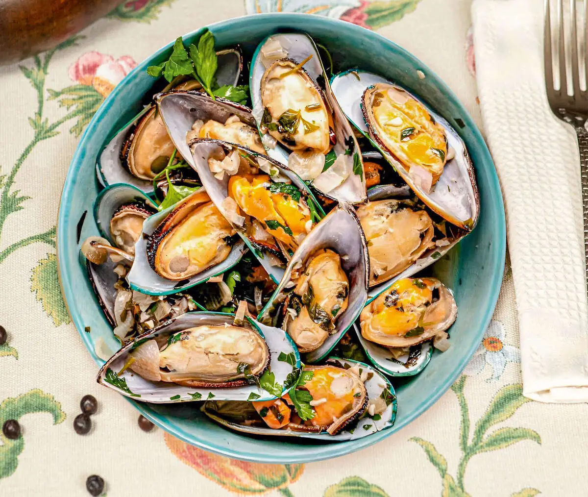 Мидии в сырном соусе с хрустящей чиабаттой