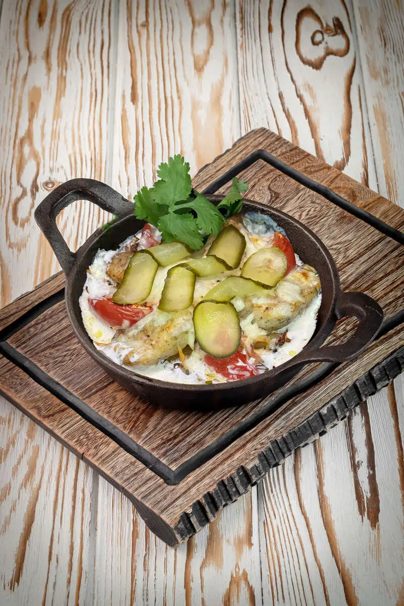 Сом запеченный с овощами 1/380