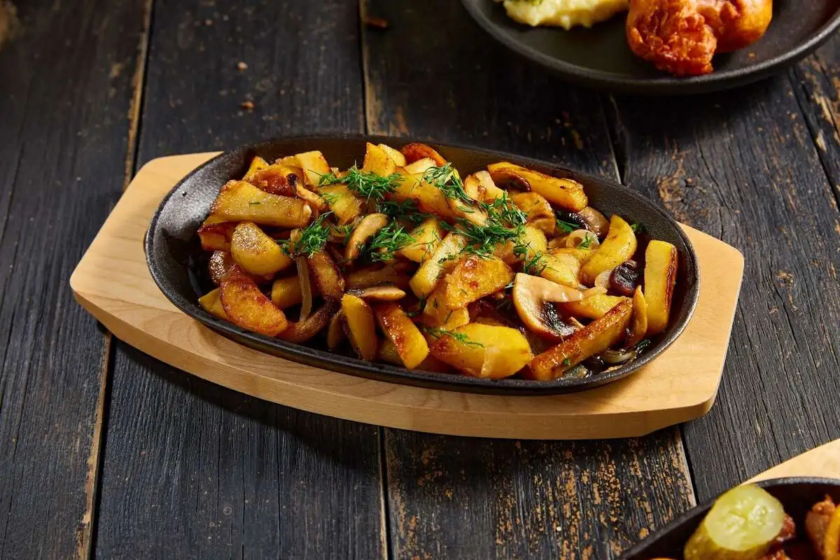 Жареный картофель с грибами