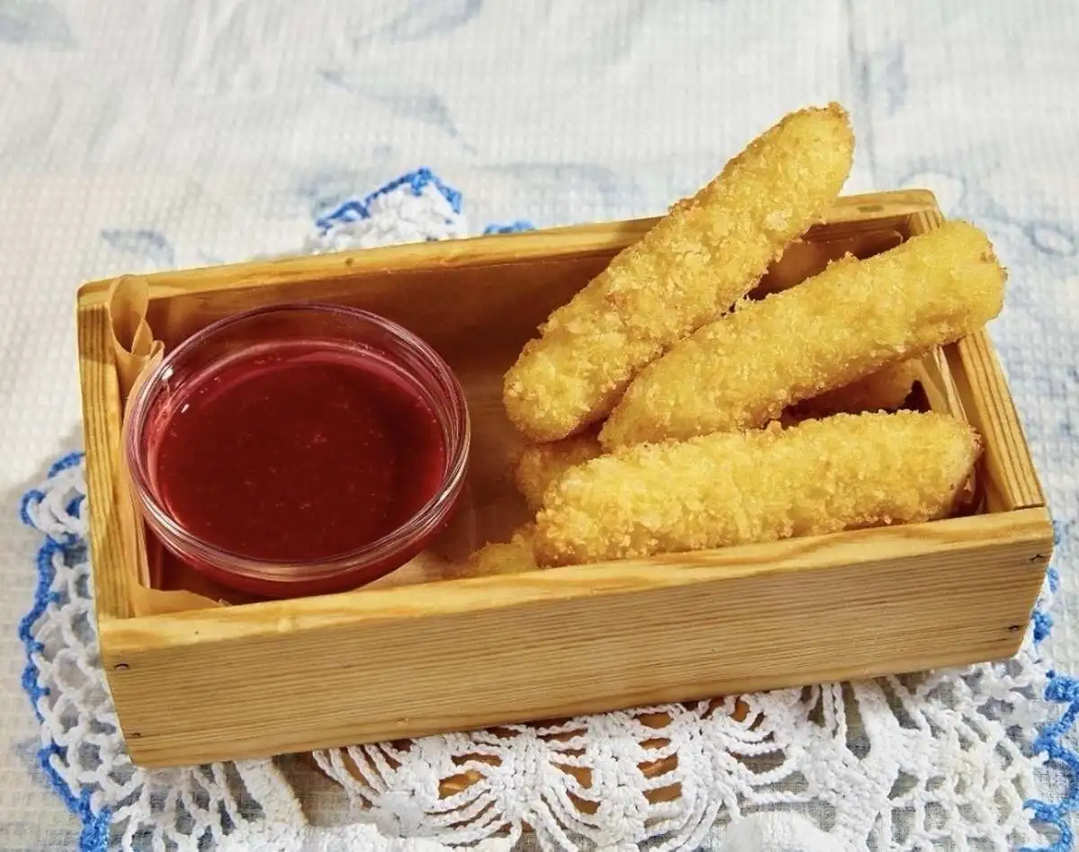 Сырные палочки из моцареллы