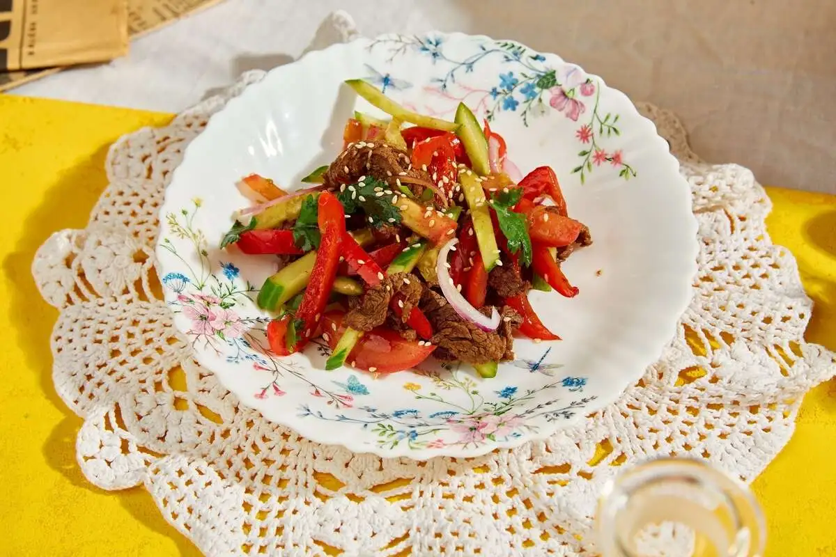 Салат с говядиной