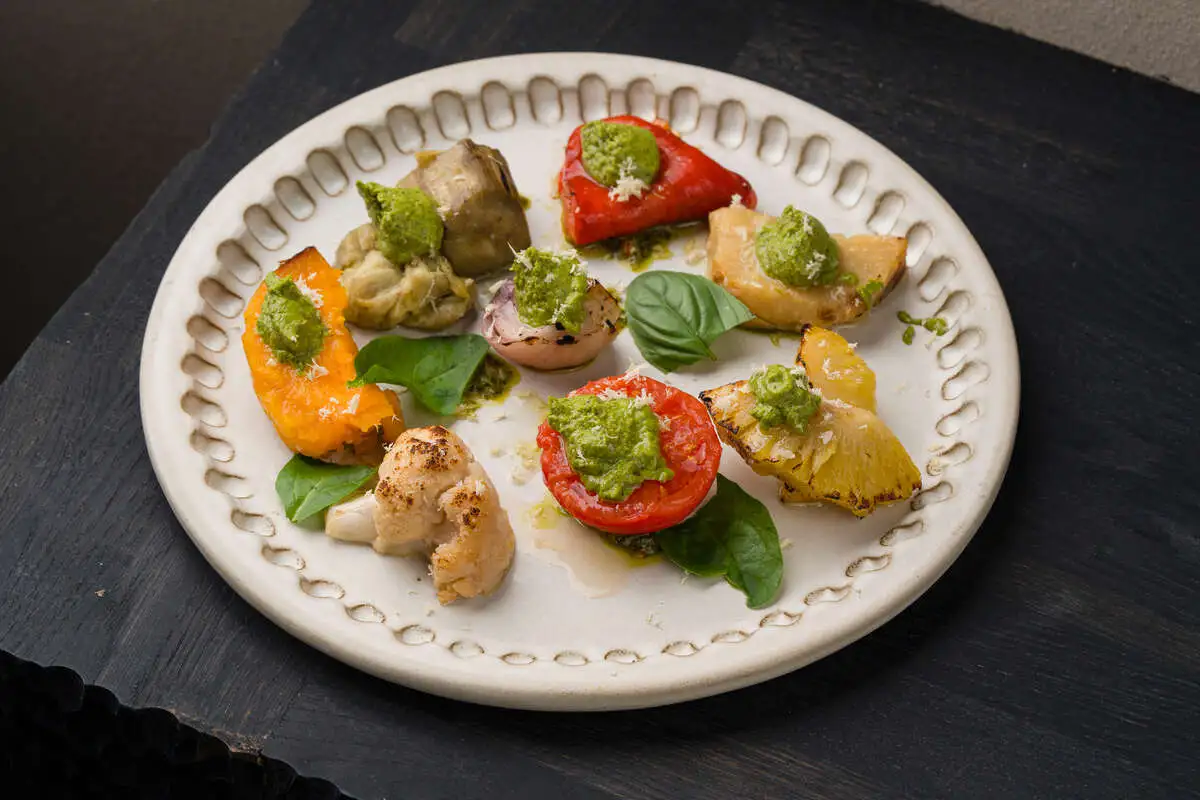 Овощи запеченные на углях с чимичурри