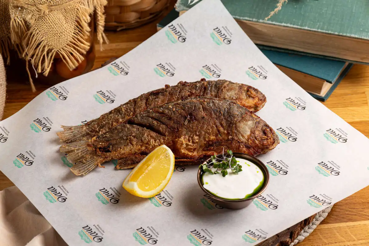 Карась со сметаной