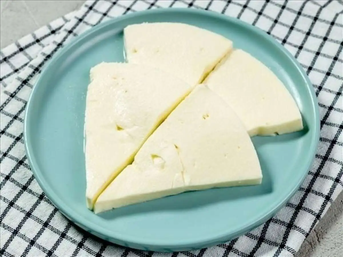 Молочный сулугуни