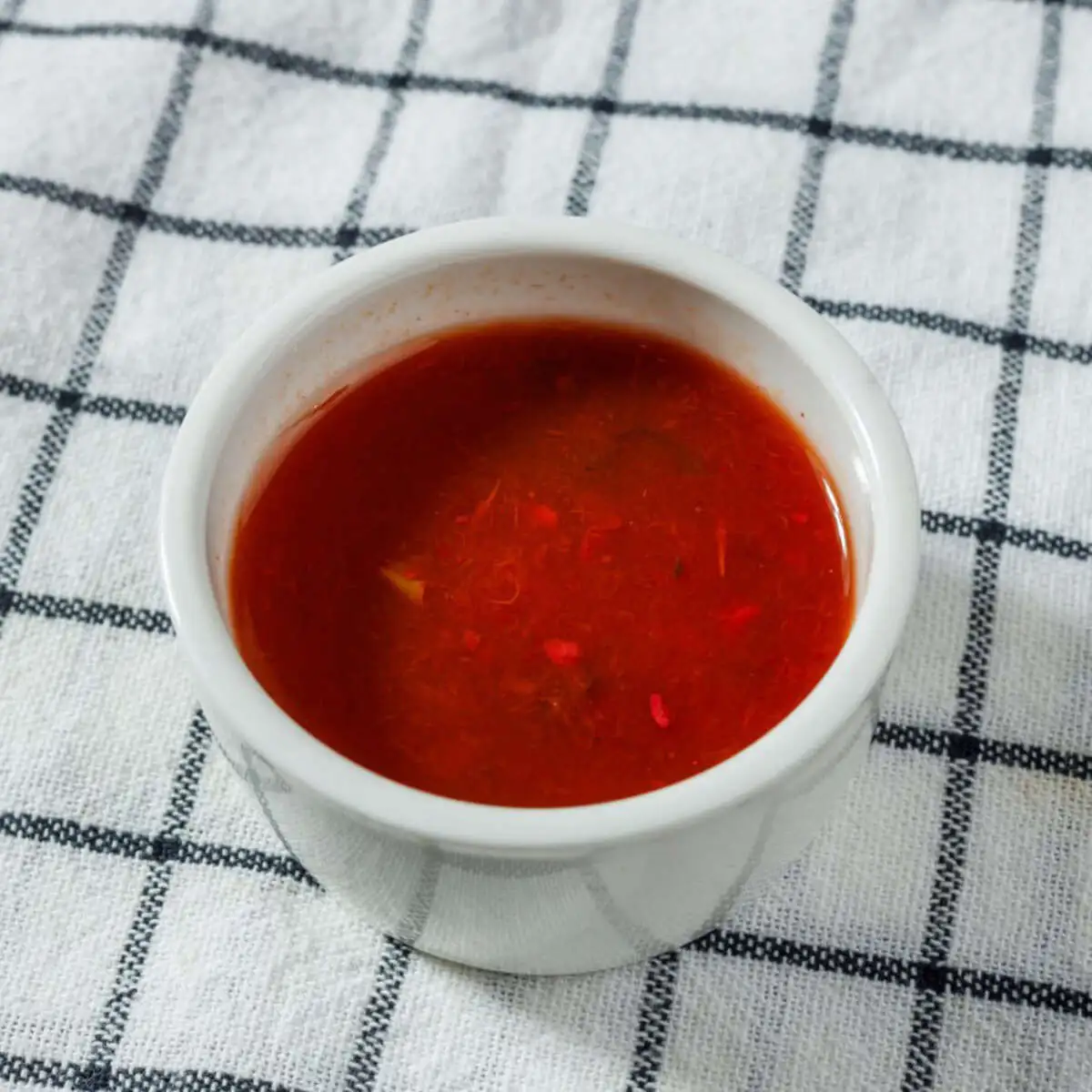 Ткемали красный